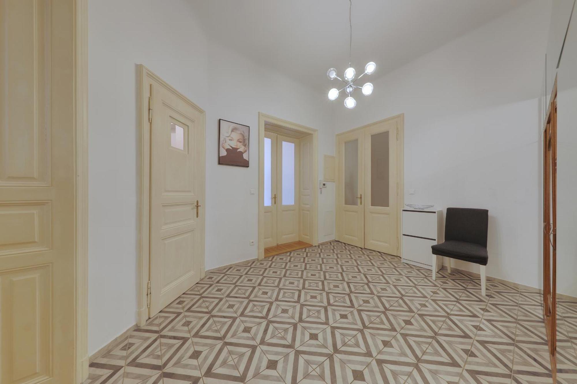 Beautiful Condo At The Old Town براتسيلافا المظهر الخارجي الصورة